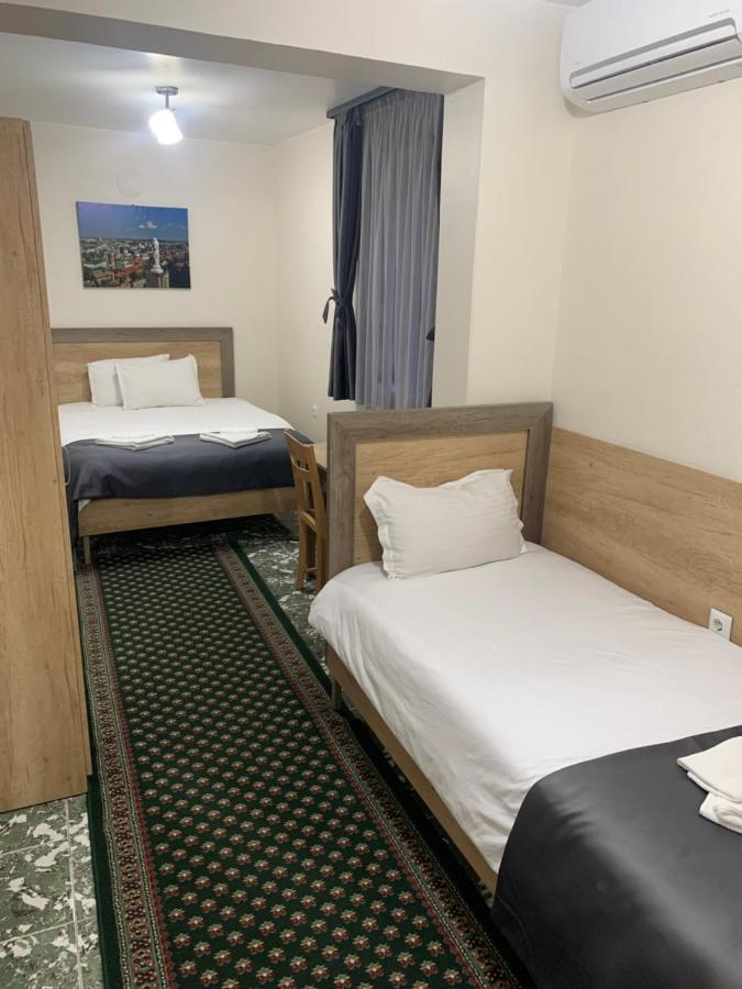 Hotel Oazis Haskovo Luaran gambar